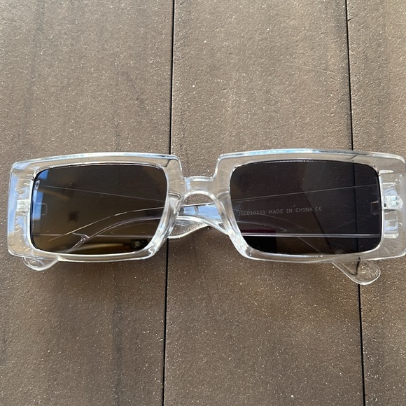 Clear Rectangle Fashion Sunglasses - Picture 5 of 5